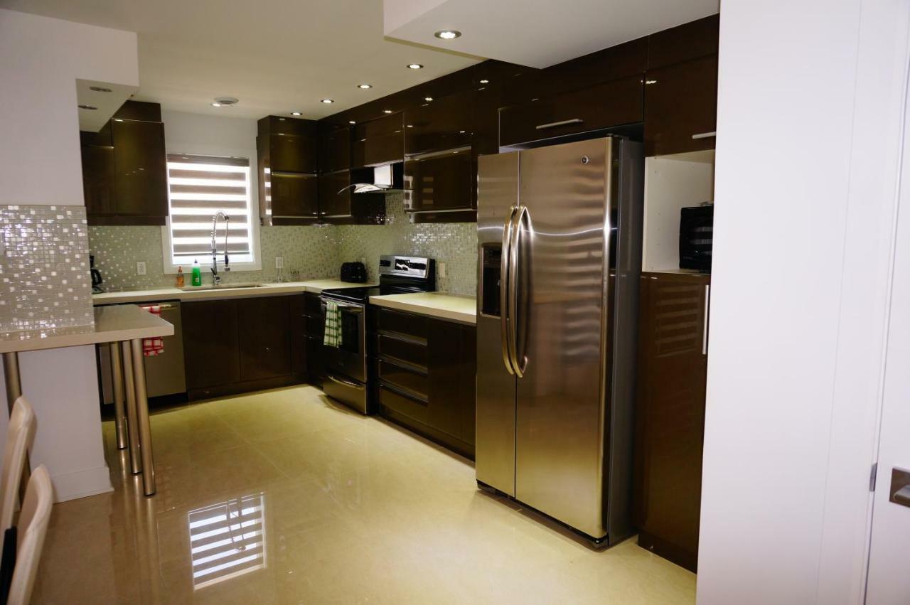 Luxury Two Story Villa Unit D 拉瓦尔 外观 照片